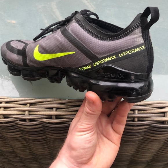 Nike Vapormax Plus Neon Trainers 2018 - Picture 3 of 4
